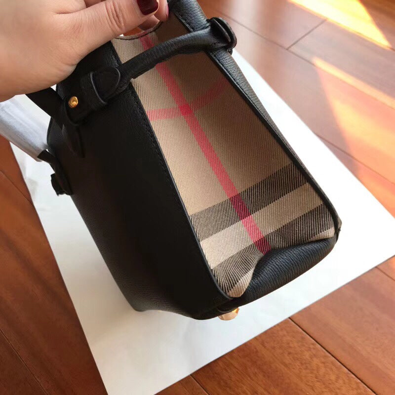 Burberry The Banner Handbag - Compact Leather & Plaid