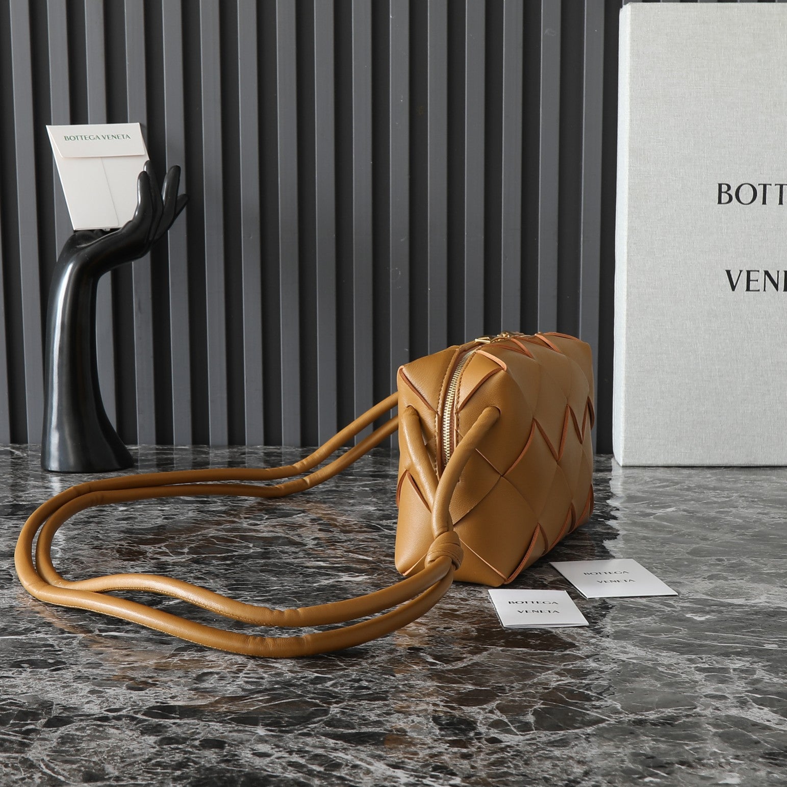 Intreccio Series Large Camera Bag - Stylish & Practical