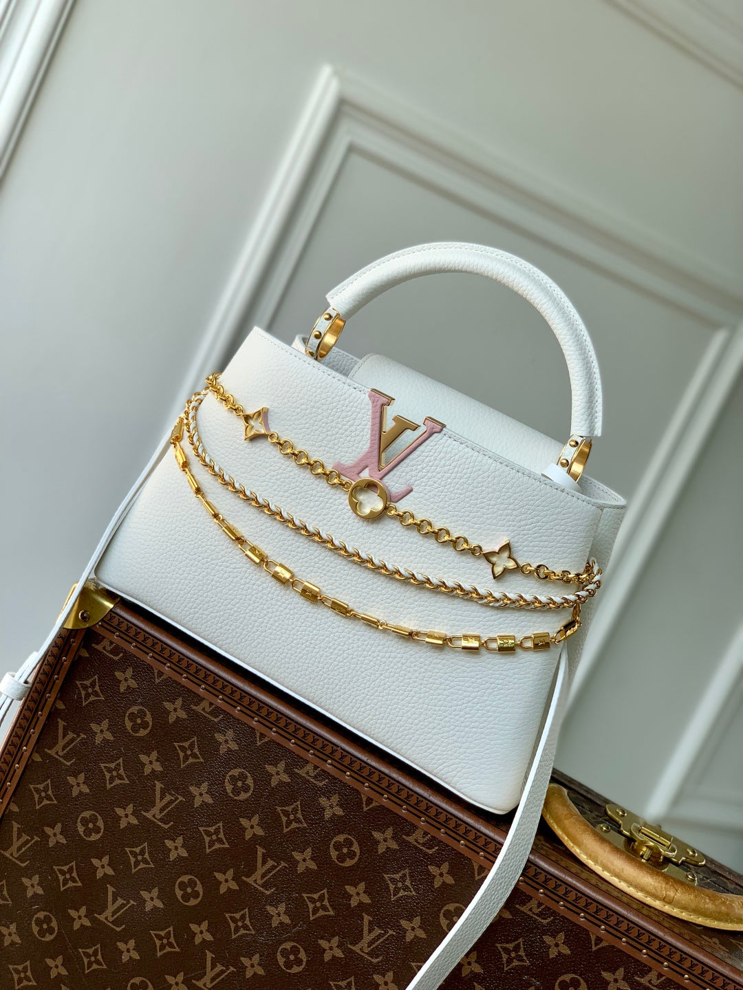 Capucines Medium Bag in White Taurillon Leather