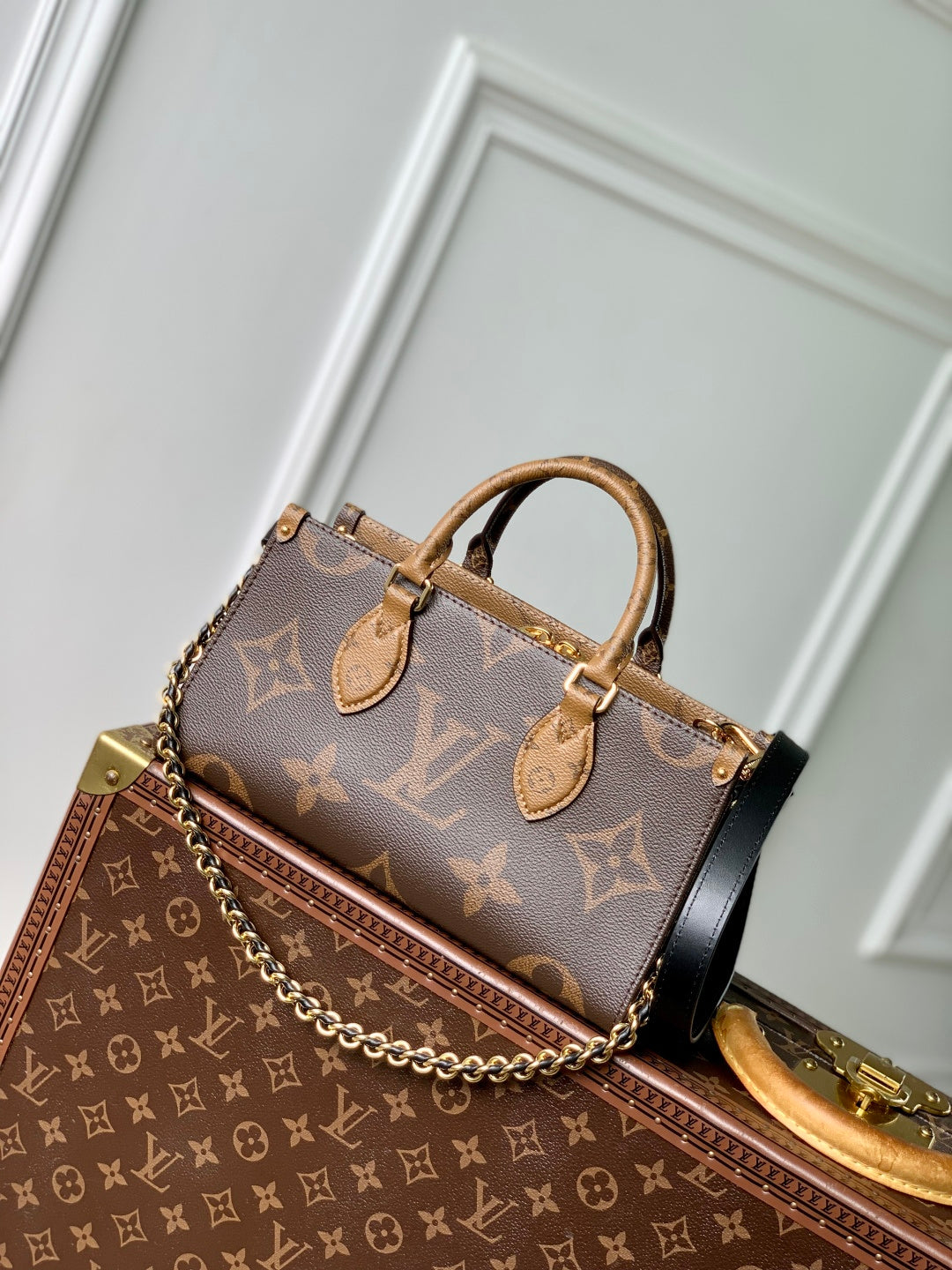 Monogram Giant OnTheGo East West Handbag