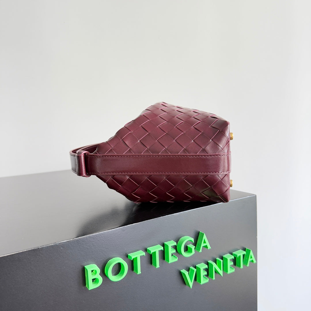 Premium Nappa Lambskin Handwoven Lunch Bag