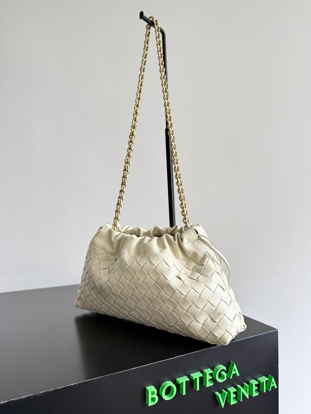 Bottega Veneta Women's Notte Dustbag Clutch - Stylish, Versatile & Functional