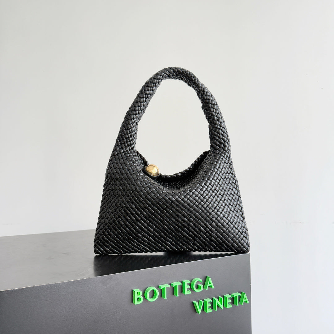 Bottega Veneta Tosca Woven Handbag - Elegant & Functional