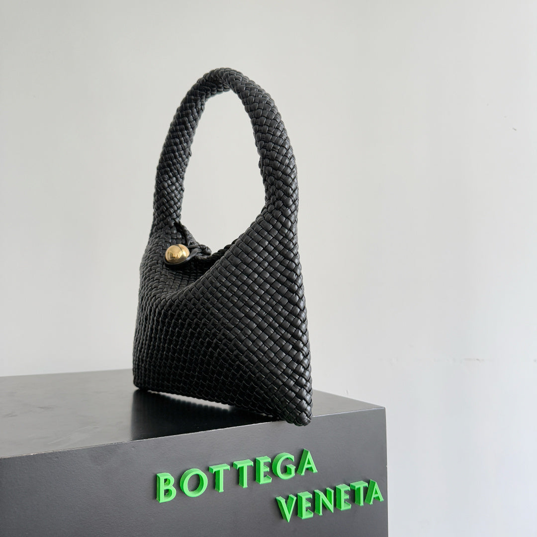 Bottega Veneta Tosca Woven Handbag - Elegant & Functional