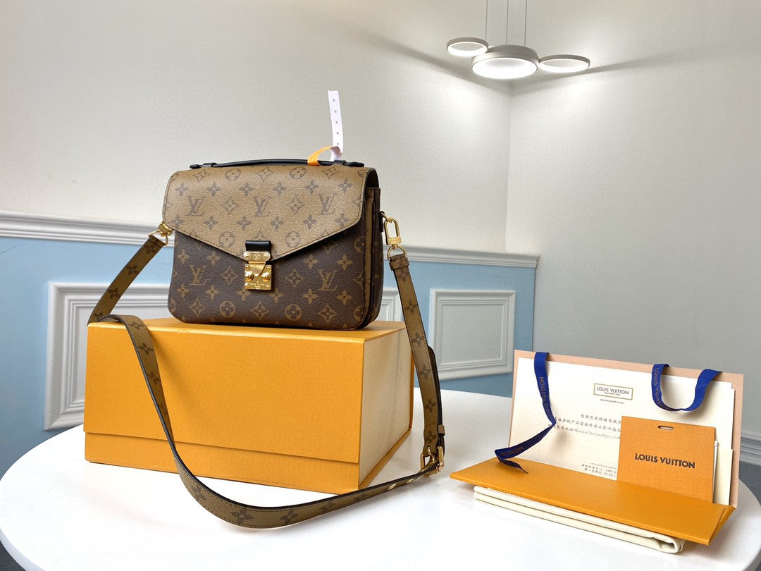 Exclusive Duty-Free M41465 Huanghua Luxury Handbag