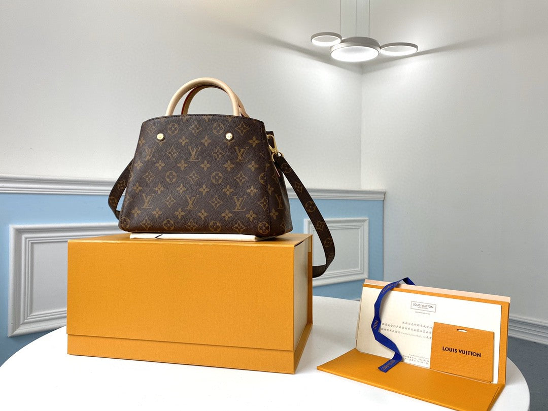 Duty-Free M41055 Luxury Handbag - Limited Availability