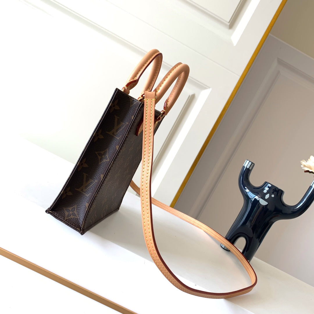 European Exclusive LvM69442 - Size 14x17x5 cm