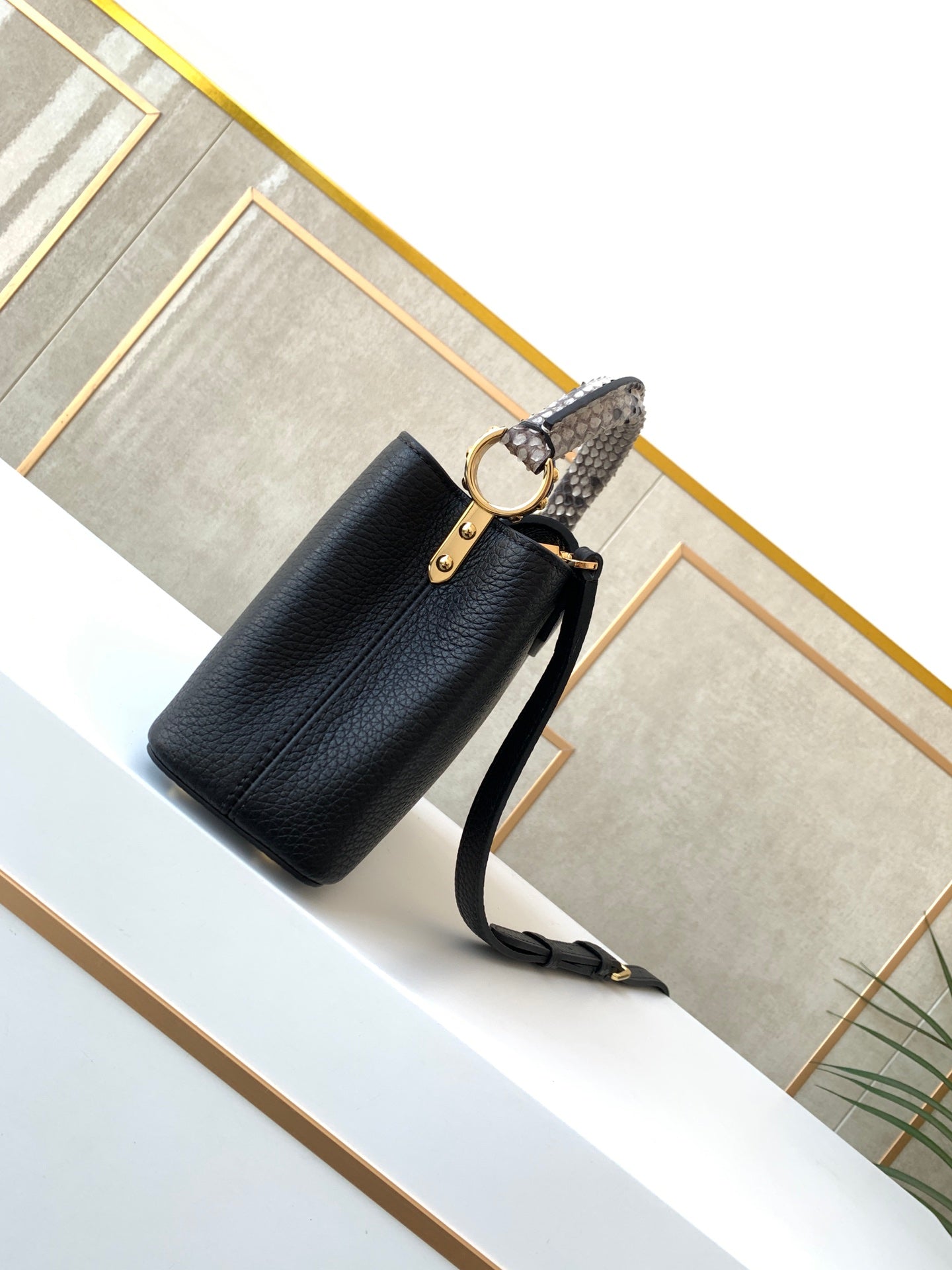 Exclusive Duty-Free M92822 Black Handbag - Size 21x14x8cm