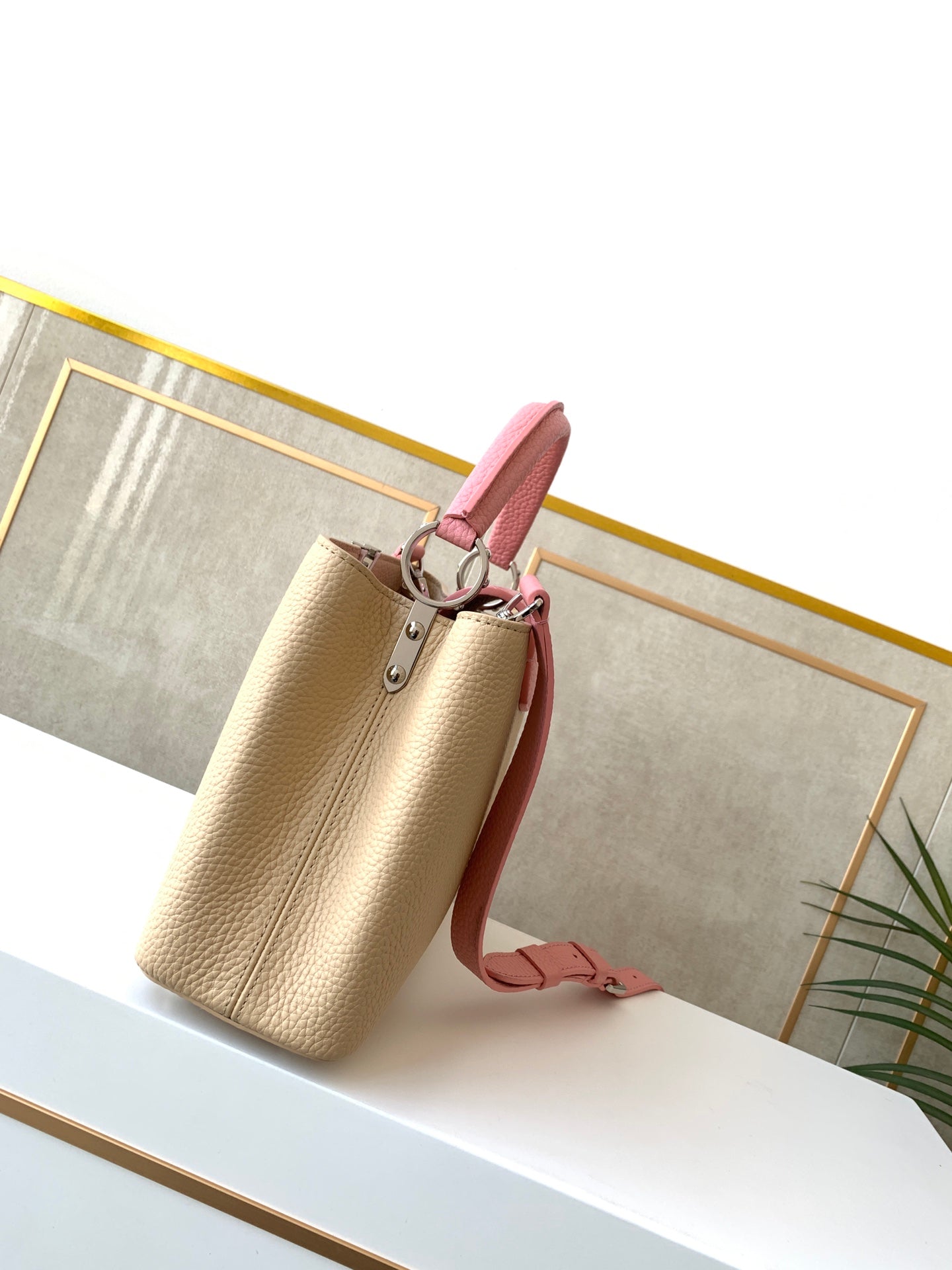 LV 53963 Milk White Powder Handbag - Size 27Ã—18Ã—9 cm