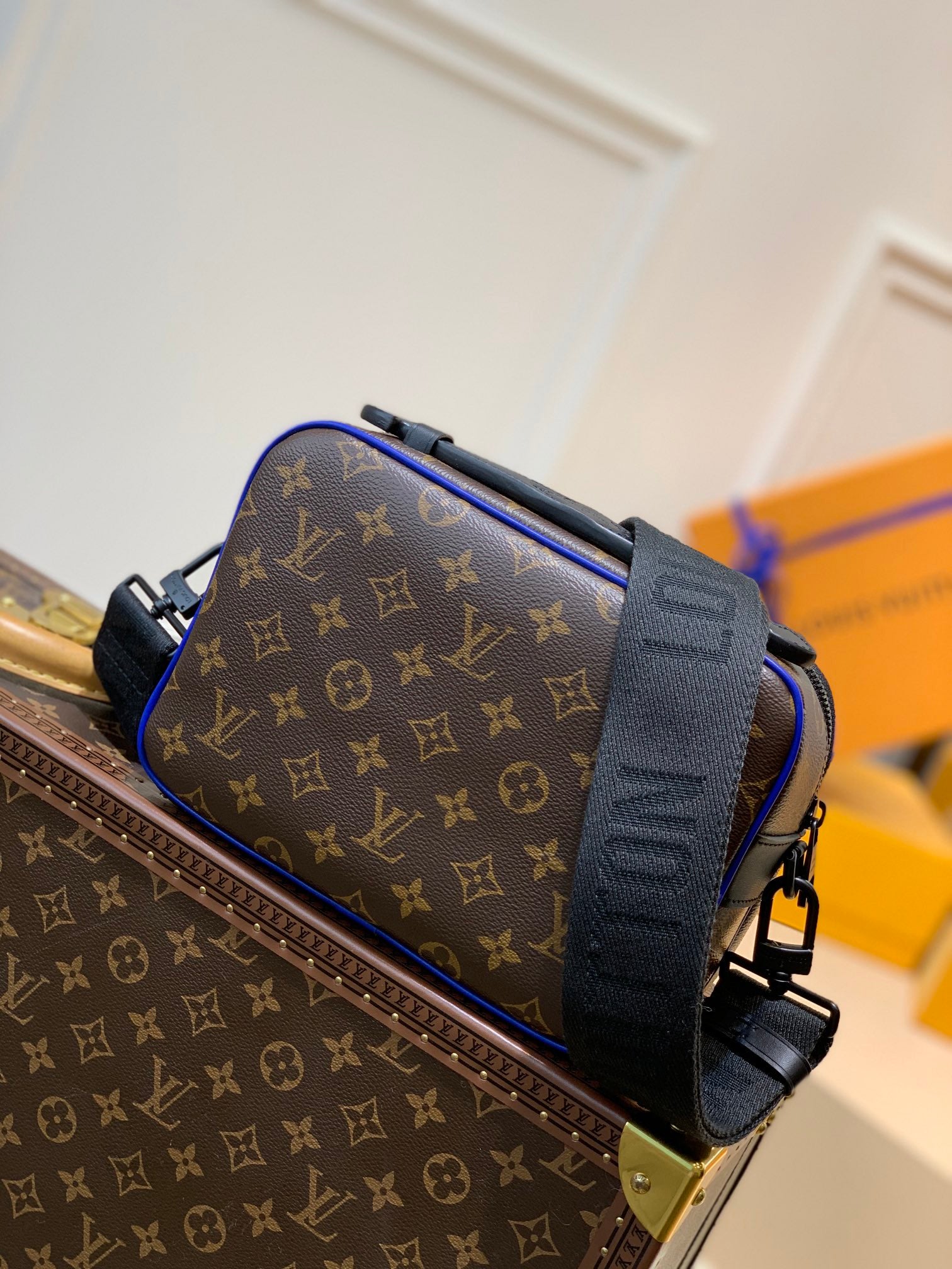 Louis Vuitton M45863 Monogram Macassar Lock Messenger Bag