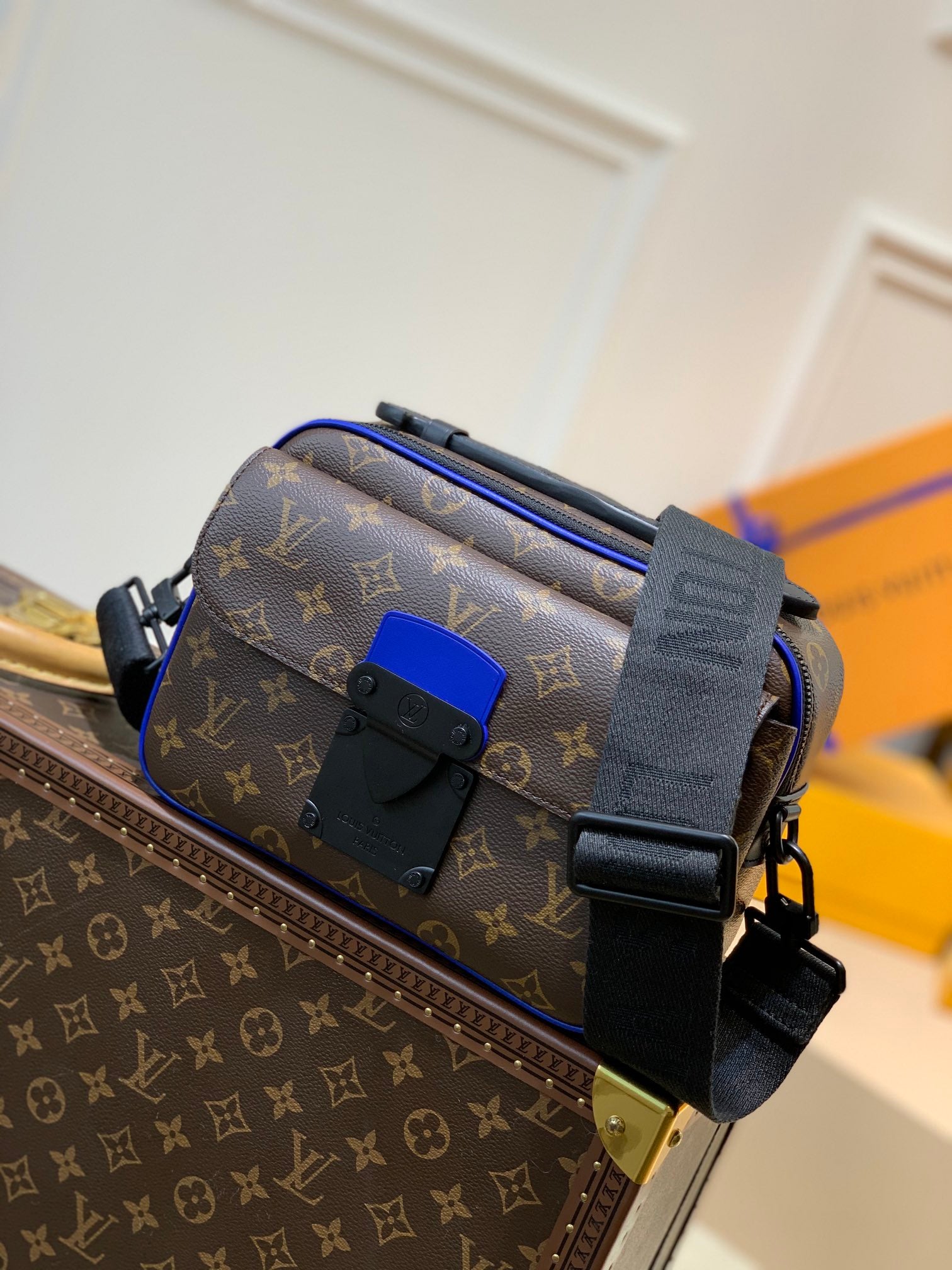 Louis Vuitton M45863 Monogram Macassar Lock Messenger Bag