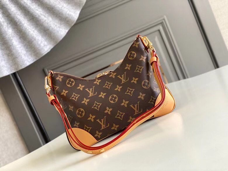 Duty Free M45832 Yellow Leather Boulogne Handbag