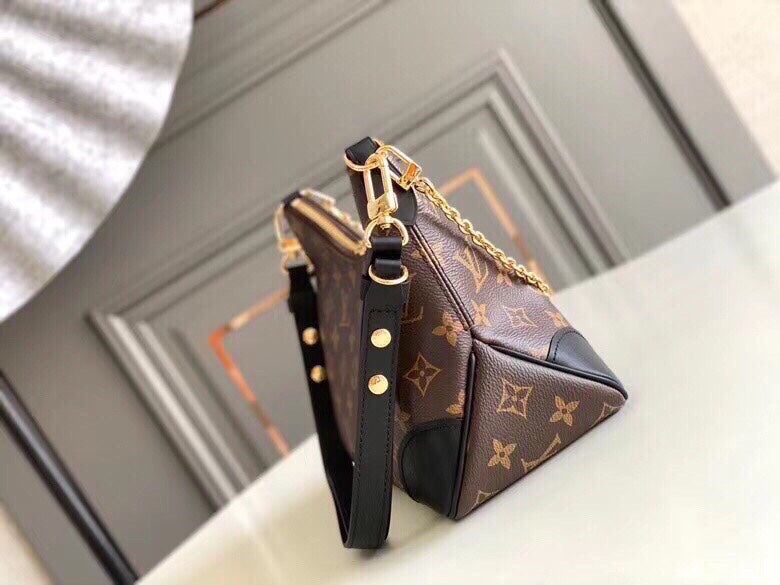 Louis Vuitton M45831 Boulogne Black Leather Handbag