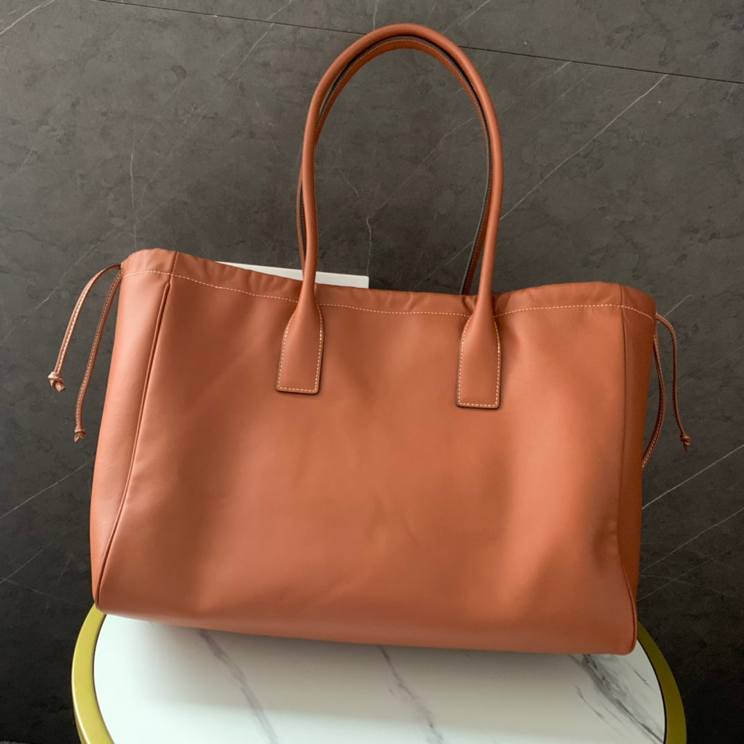 Large Soft Leather Drawstring Shopping Bag | Arc de Triomphe Logo