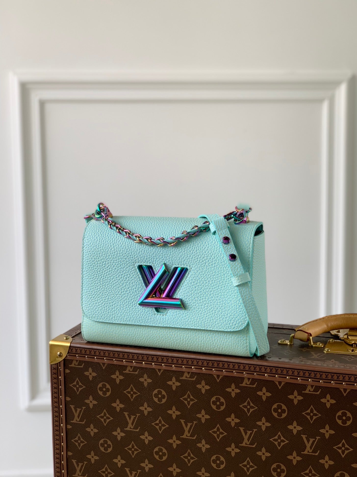 LV Twist Medium Handbag - Pearlescent Blue (M20694)