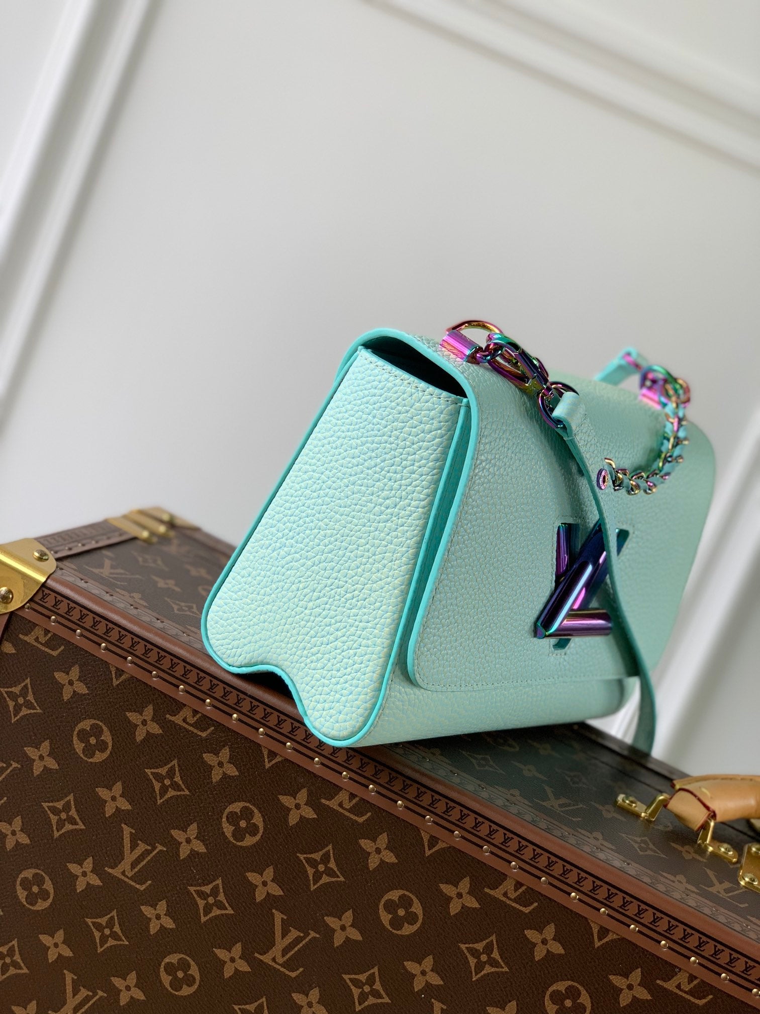 LV Twist Medium Handbag - Pearlescent Blue (M20694)