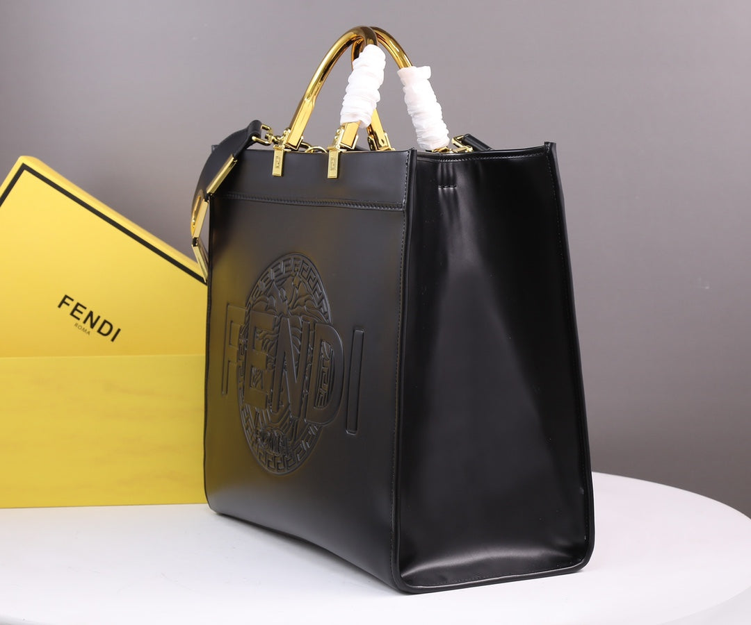 FÃ‰ÅƒÄŽI X Versace Co-Branded Tote Bag - Retro Chic, Golden Handle