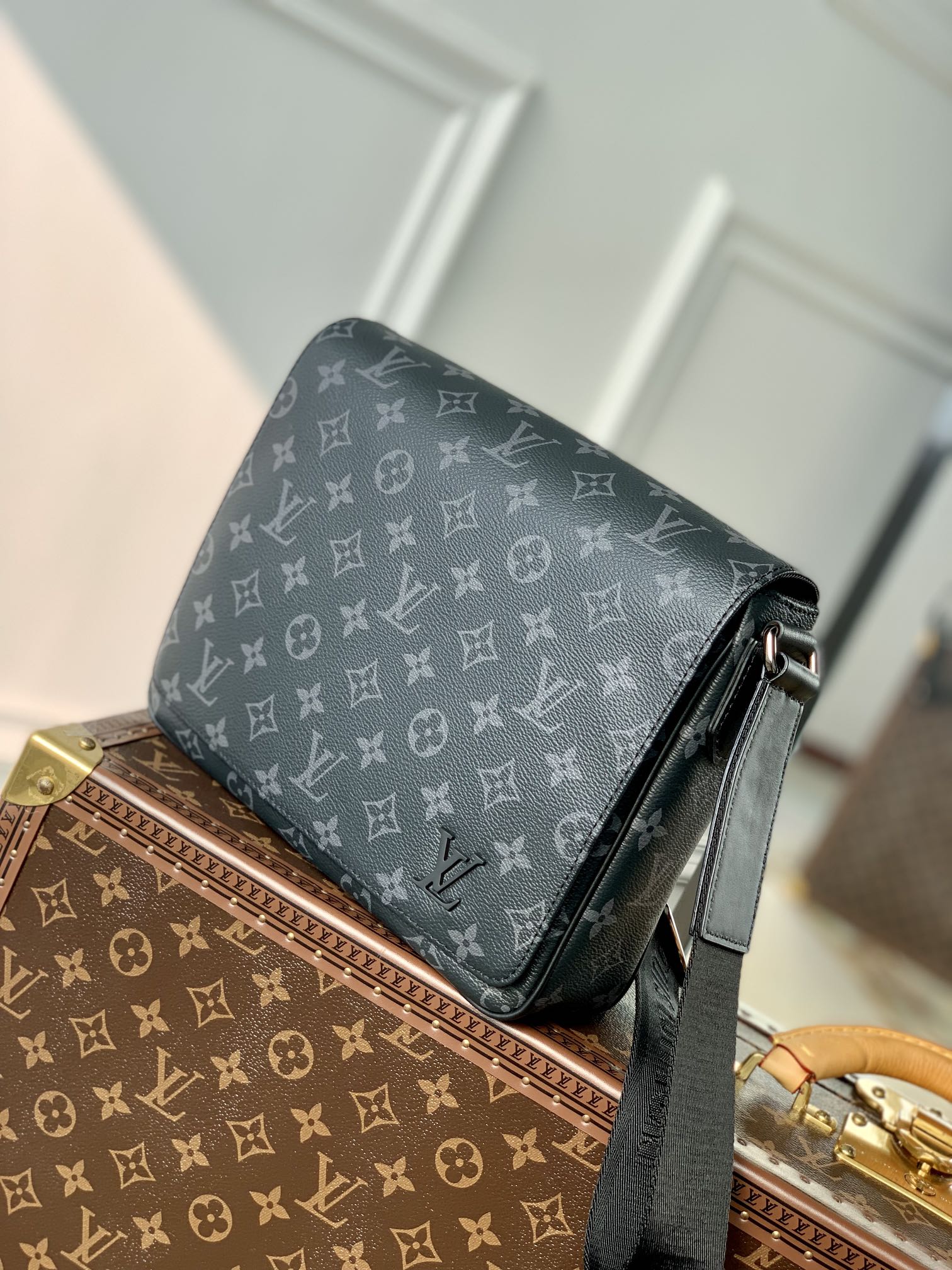 Louis Vuitton District Small Messenger Bag - Monogram Eclipse