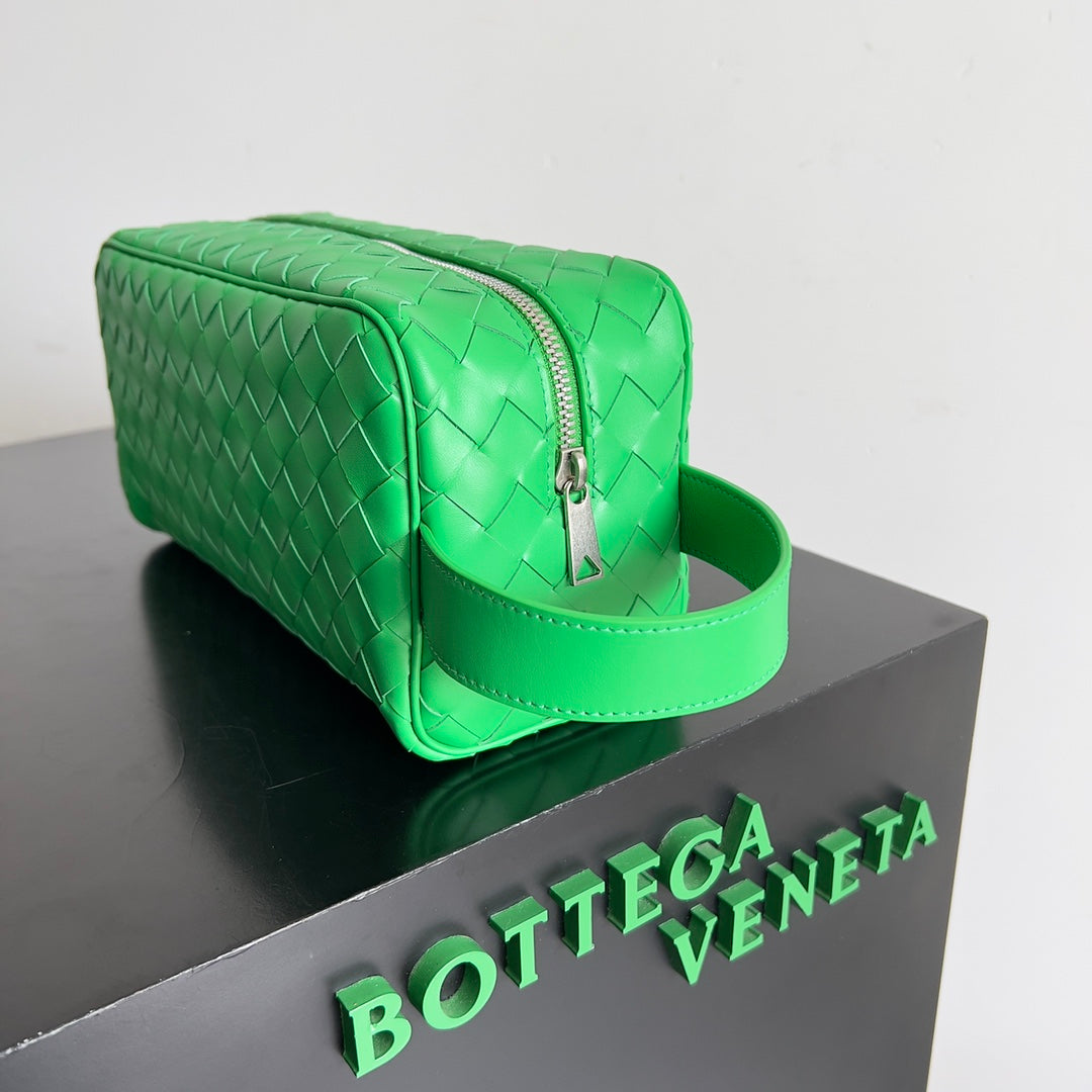 Bottega Veneta Intrecciato Classic Toiletry Bag - 2024 Edition