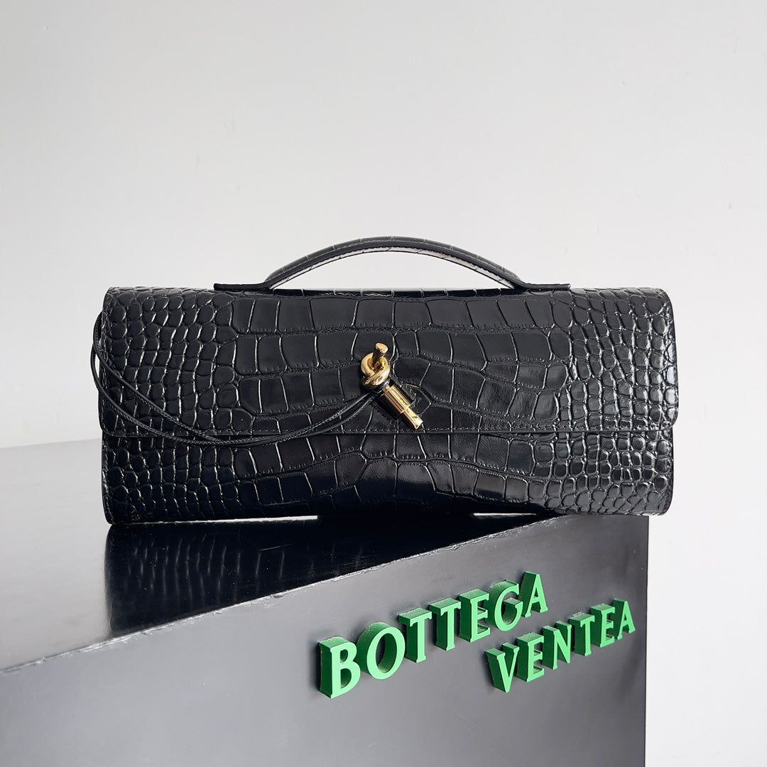 Andiamo Rare Leather Crocodile Pattern Clutch - Modern Knot Design