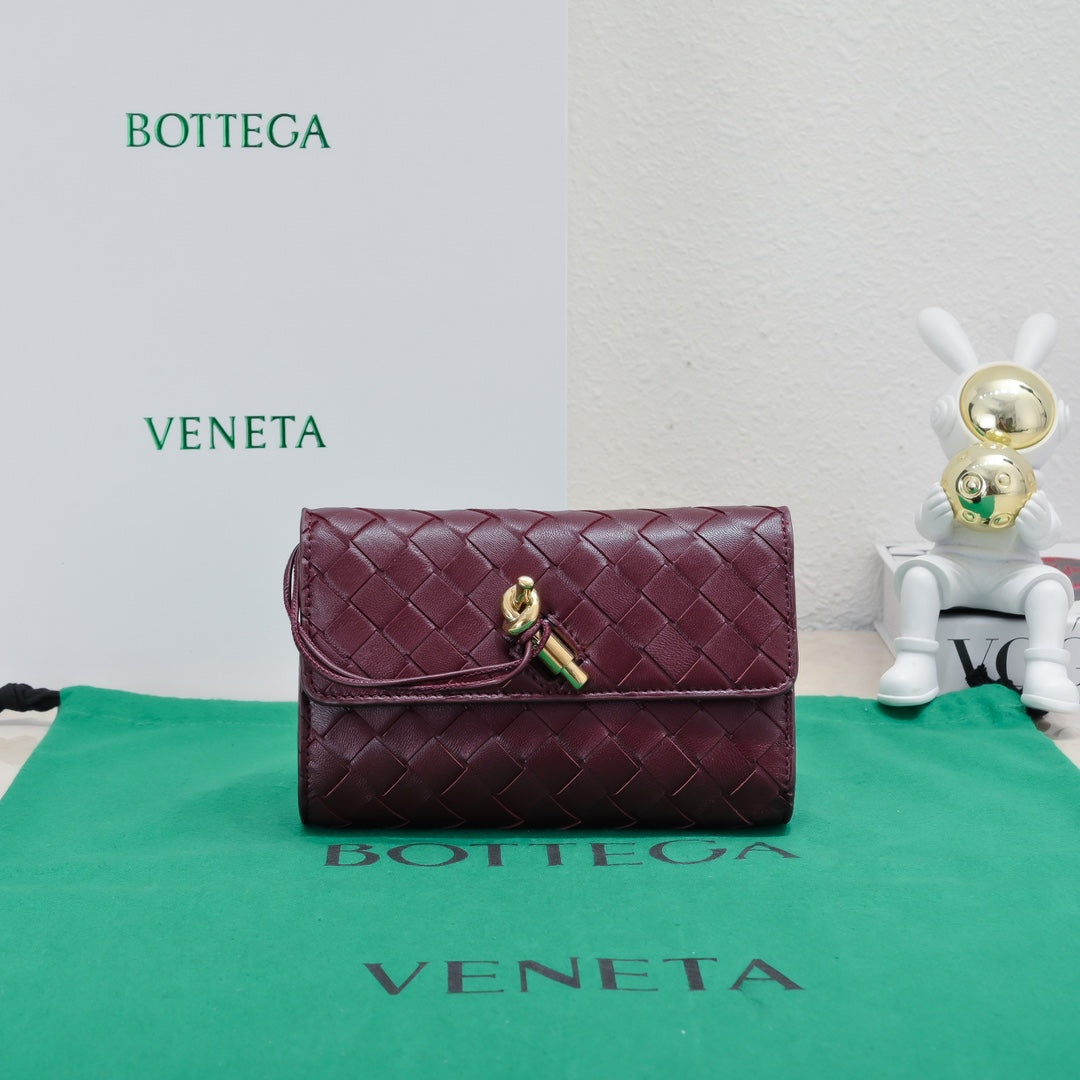 BV Andiamo Braided Clutch Wallet â€“ Elegant and Functional
