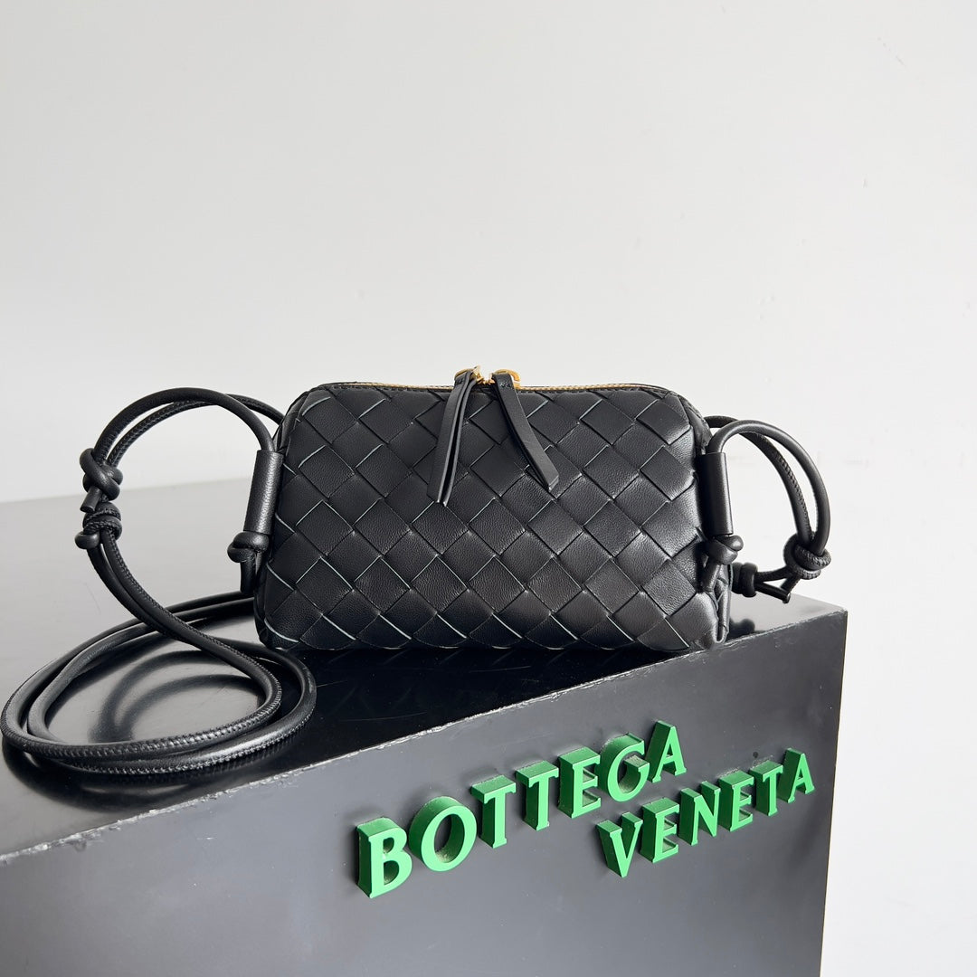 Bottega Veneta Mini Concert Pouch - Stylish Compact Crossbody Bag