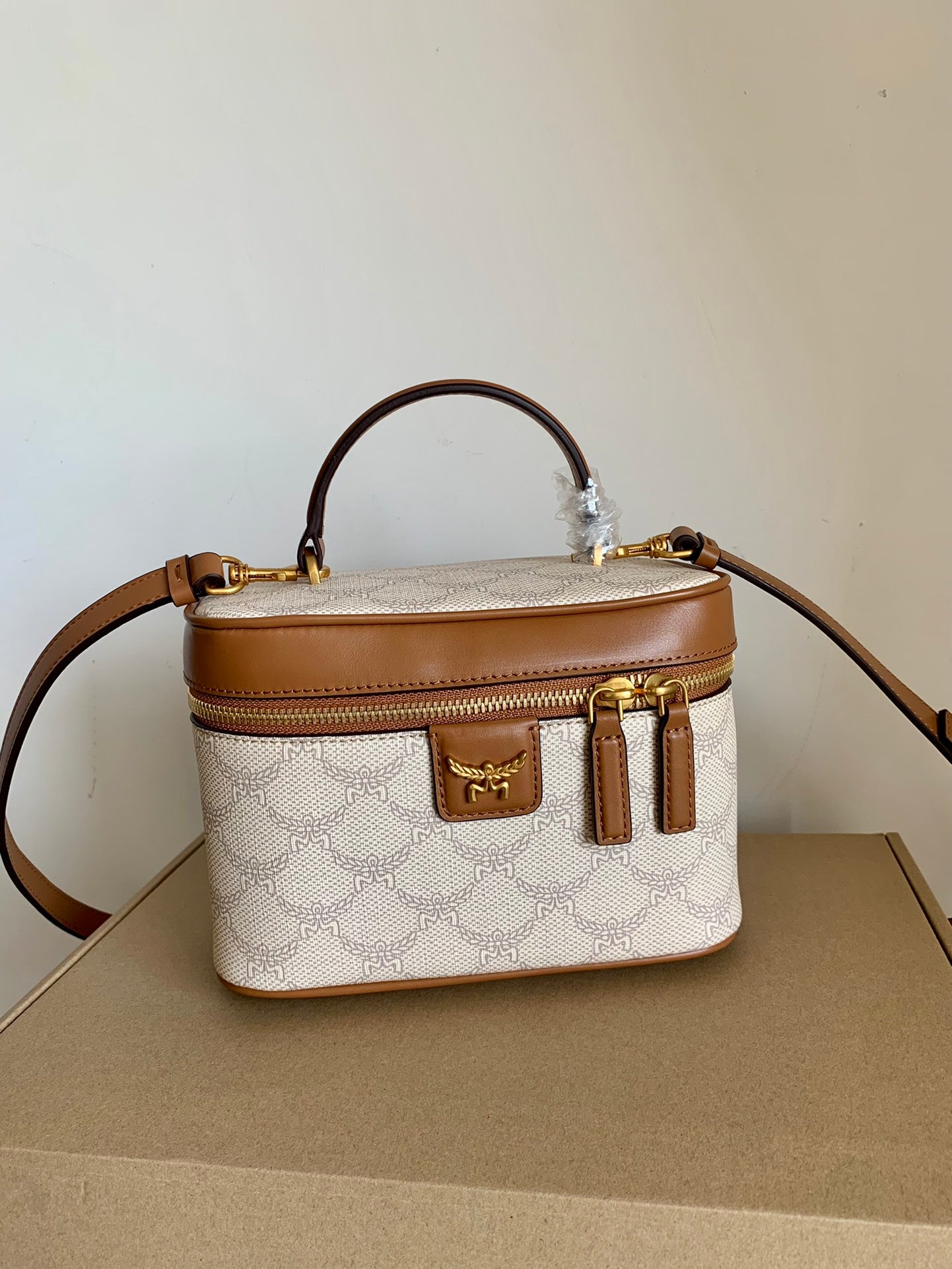 MCM 24 New Top Leather Cosmetic Case - Elegant Nappa Leather Design