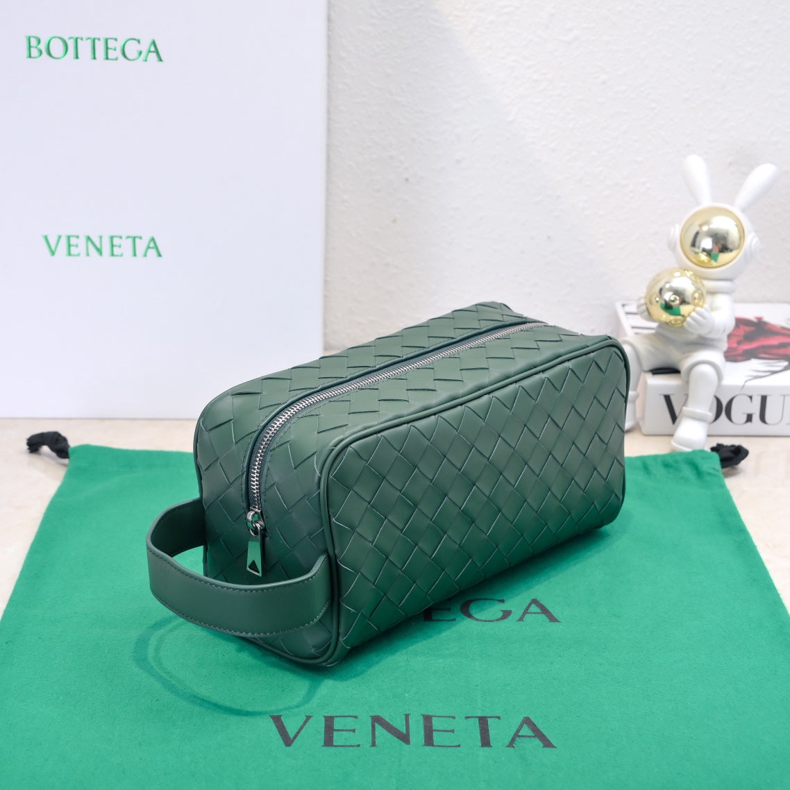 Bottega Veneta Intrecciato Classic Toiletry Bag 2024
