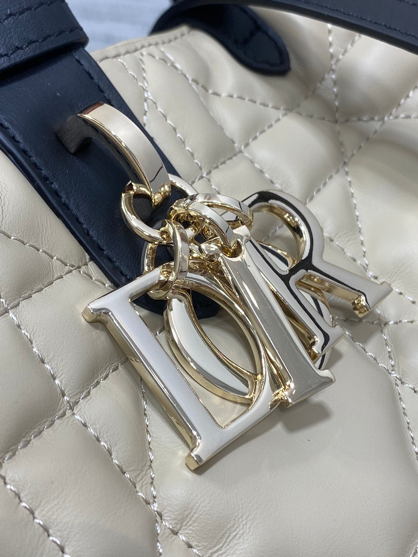 Dior Toujours Medium Brick Cabinet in Light Apricot & Black