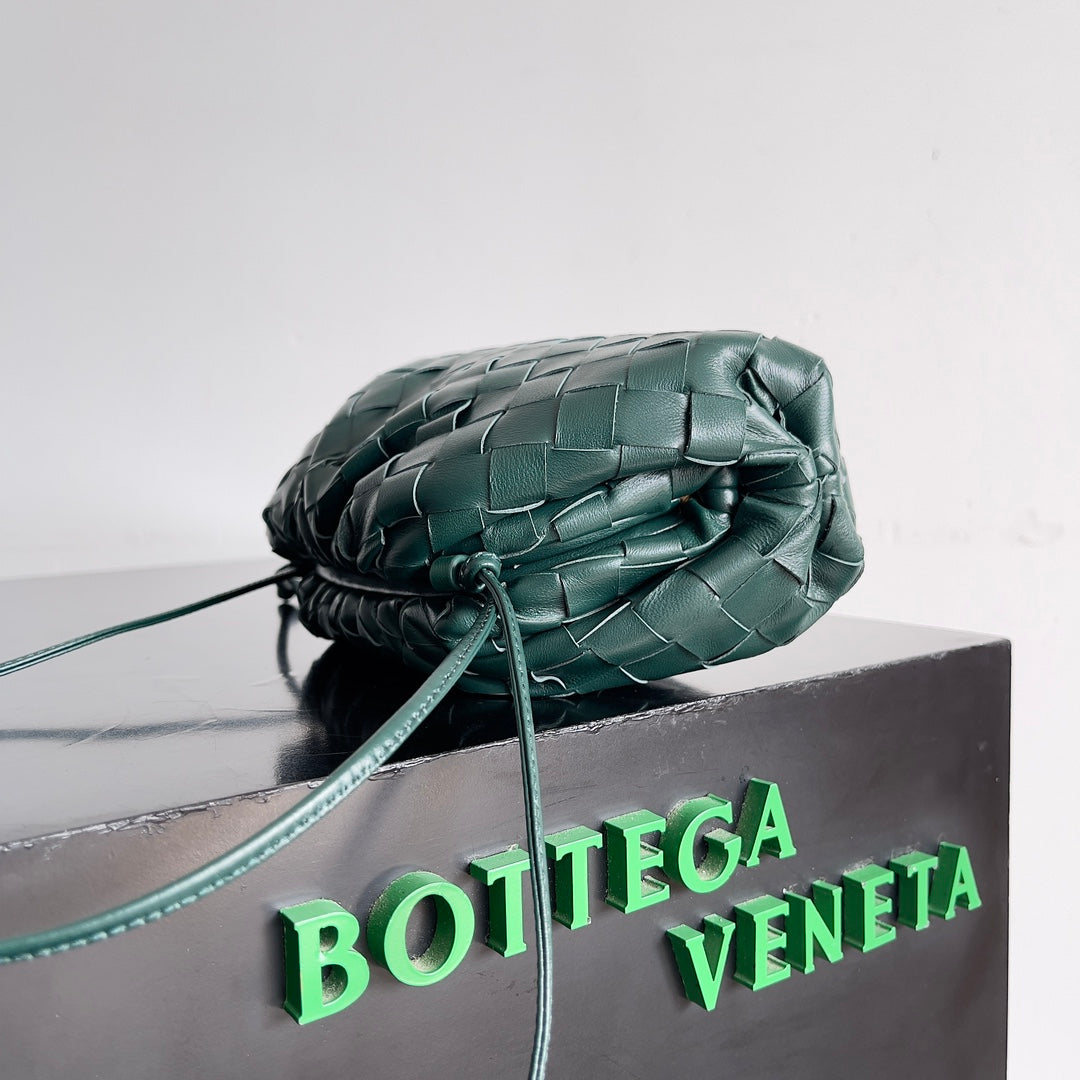 ** Bottega Veneta Emerald Green Pouch - Small Sheepskin Bag

**