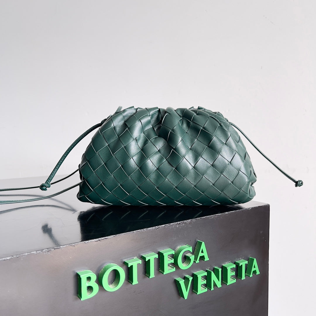 ** Bottega Veneta Emerald Green Pouch - Small Sheepskin Bag

**