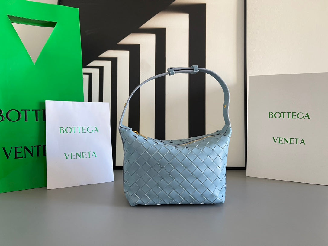 ** BvWallace Intrecciato Shoulder Lunch Bag

**