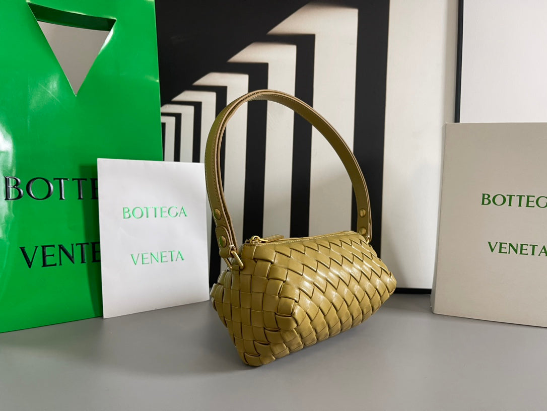 Limited Edition Candy Cane-Inspired Bag Kit | BV Exclusive