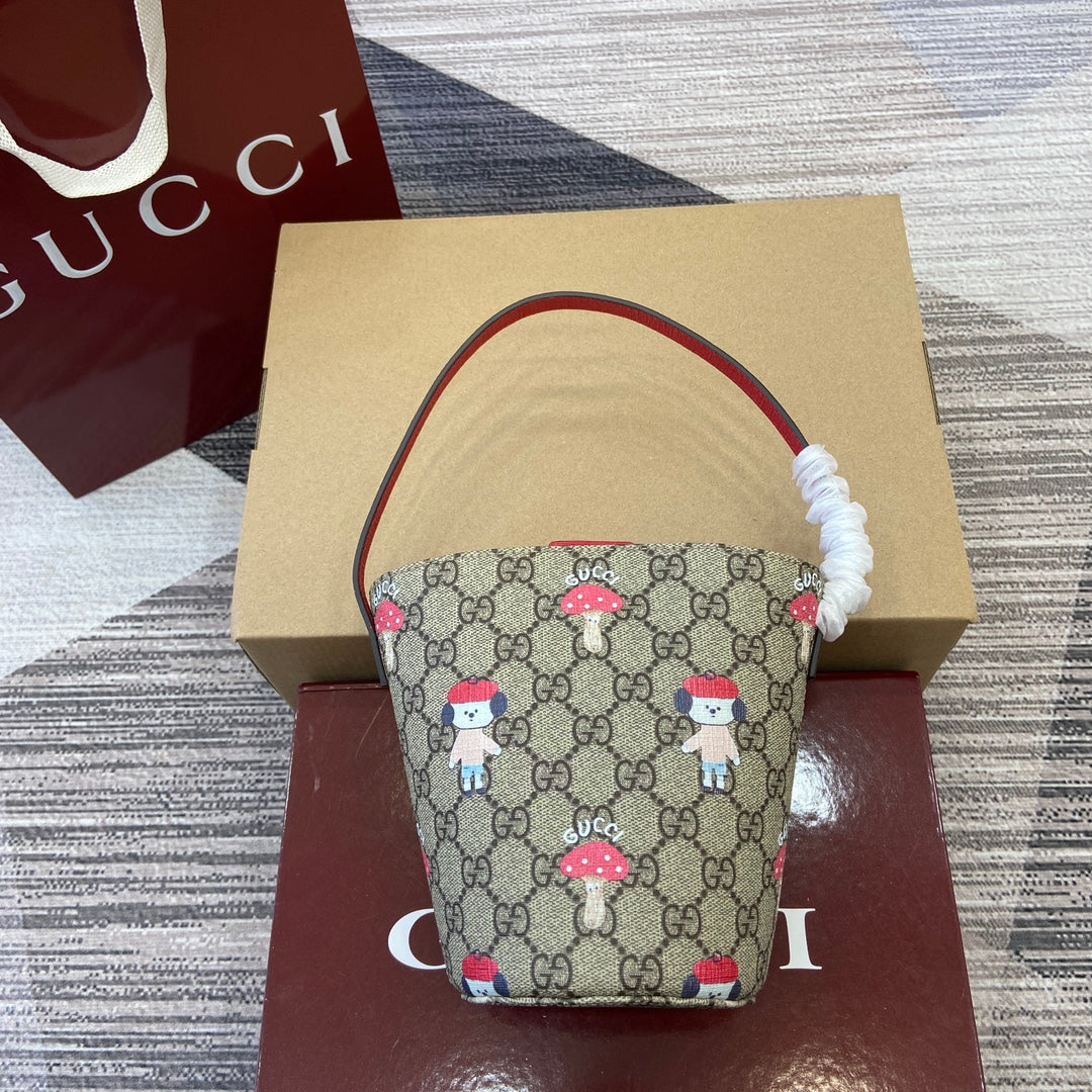 Gucci Naon Jeong Children's Bucket Bag - GG Supreme Canvas