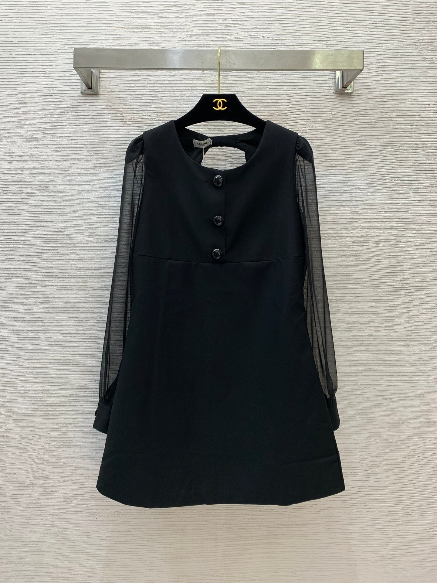 Stylish Open-Back Long Sleeve Dress with Sheer Gauze Sleeves