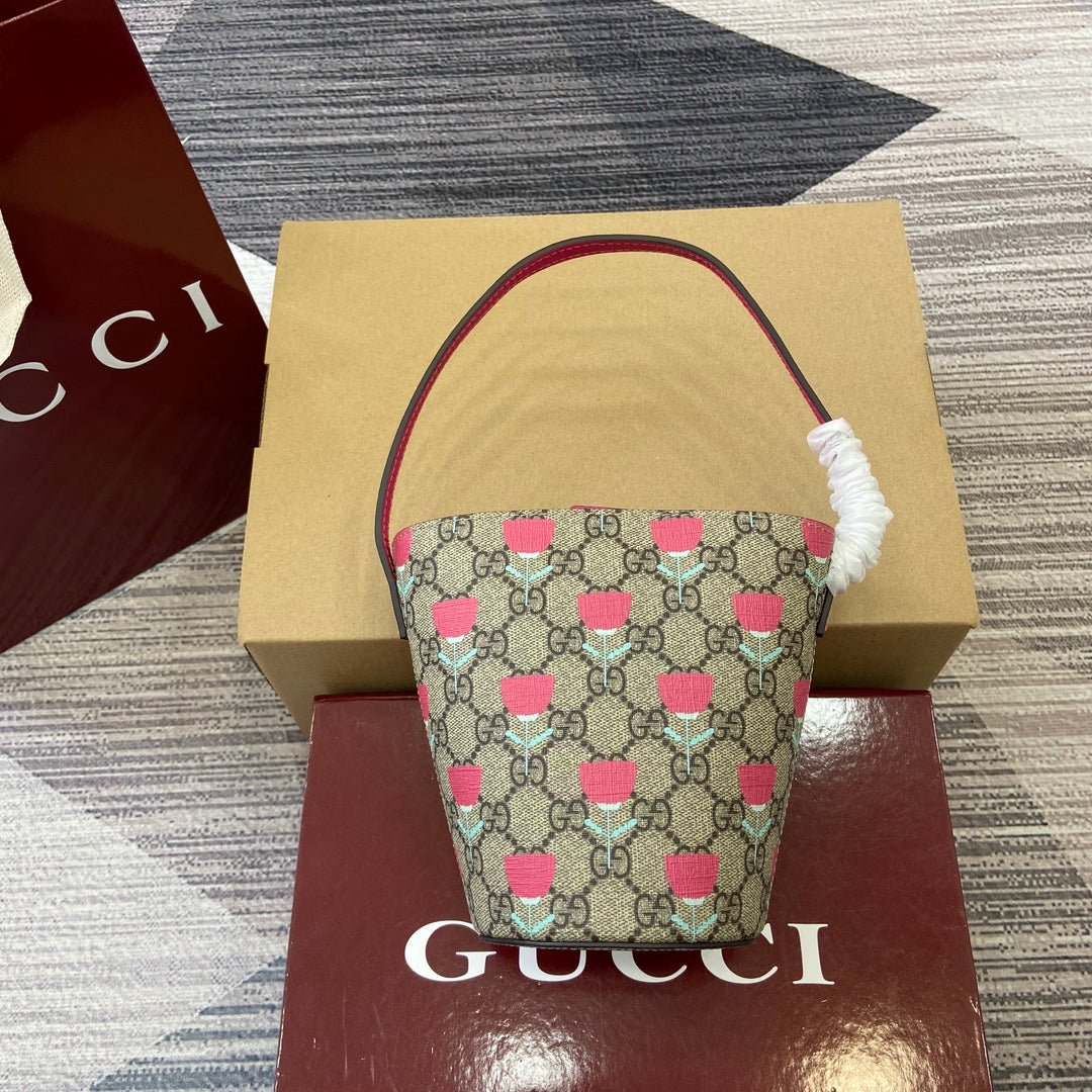 Gucci Children's Bucket Bag - Naon Jeong "What?" Kitty Print