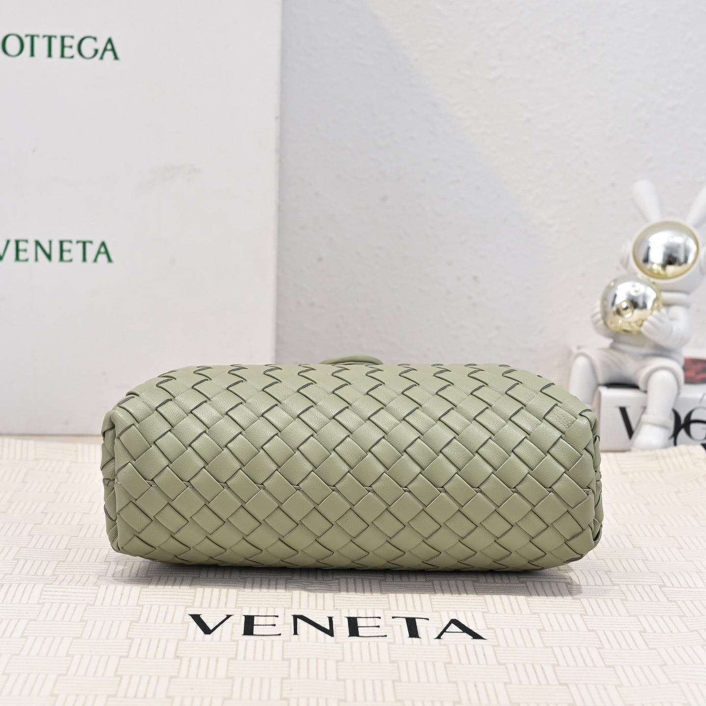 Bottega Veneta Lauren 1980 Small Clutch Bag â€“ Versatile Elegance