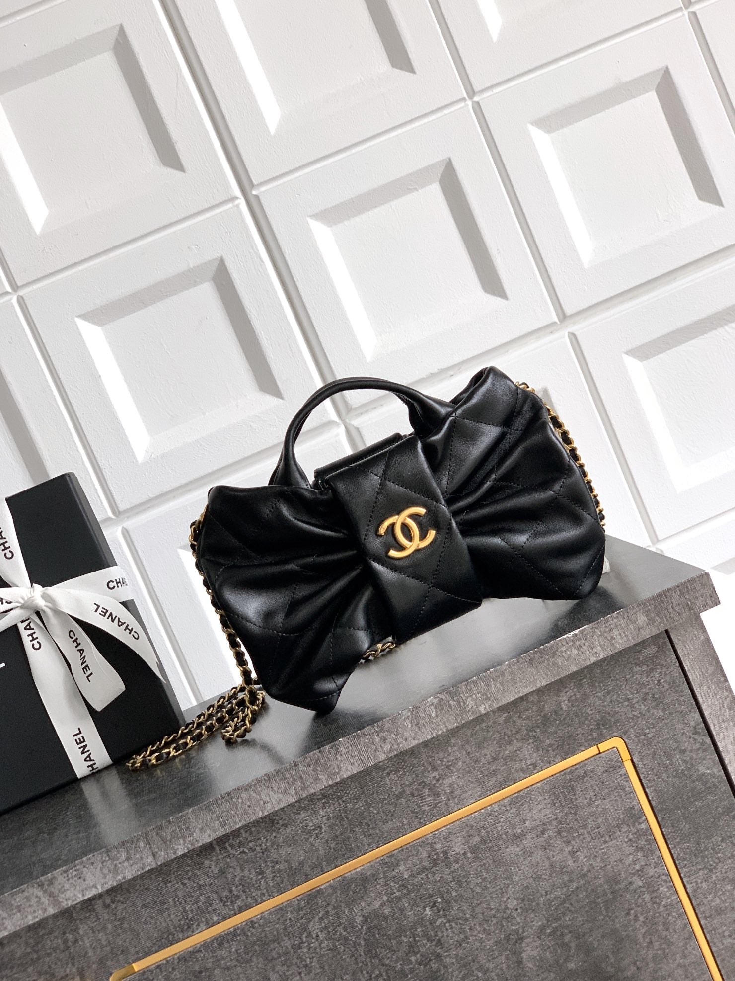 Elegant Small OHANEL Bow Bag - Versatile Fashion Accessory