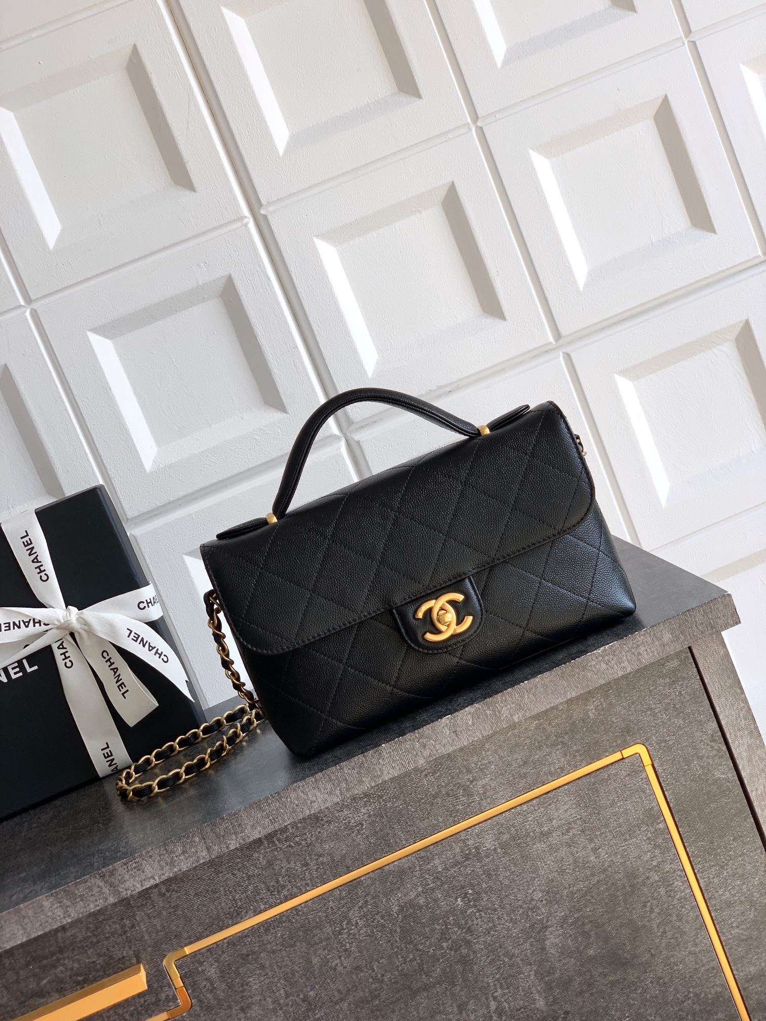 "Luxury Caviar Cowhide Flap Bag - Limited Edition | 25cm"